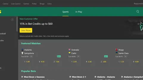 韩队犯规引发中国短道速滑接力选手意外跌倒，亚冬会上演惊心动魄一幕！